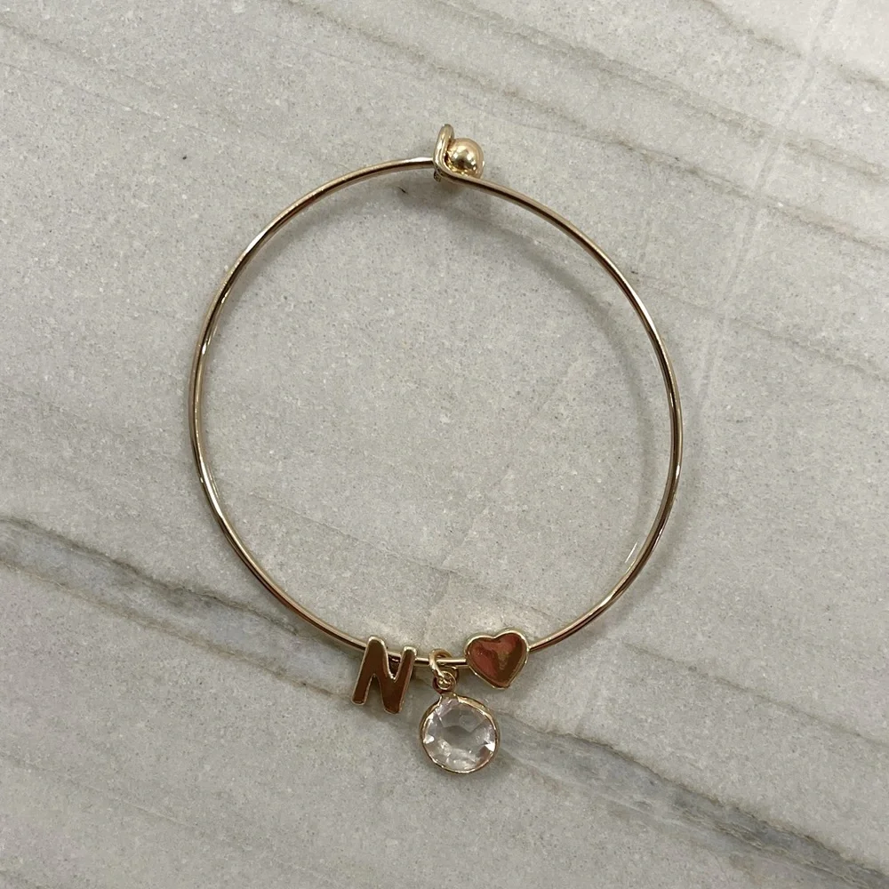 Gold letter N bracelet - Picture 1 of 2